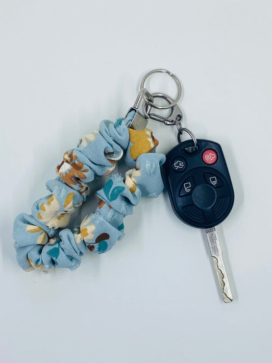 scrunchie wristlet - blue floral