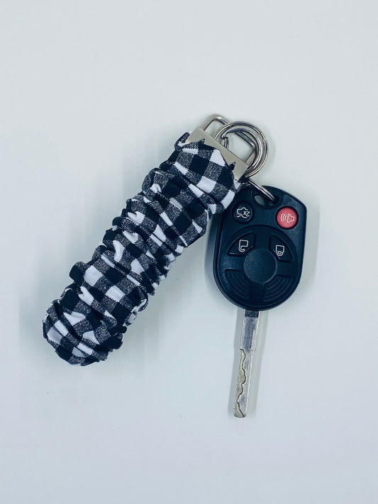 scrunchie wristlet - black and white gingham