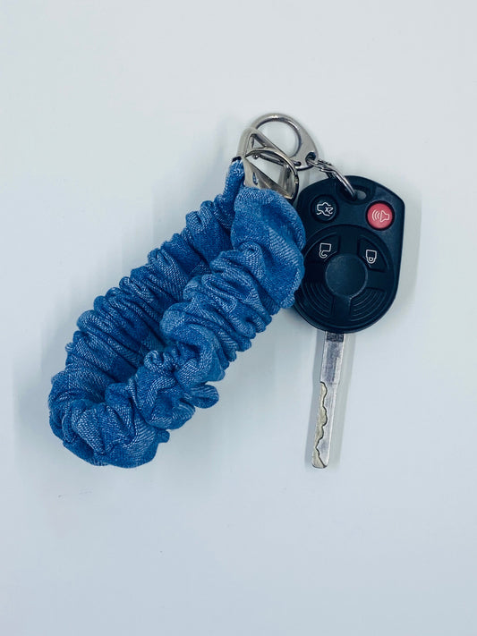 scrunchie wristlet - checkered denim