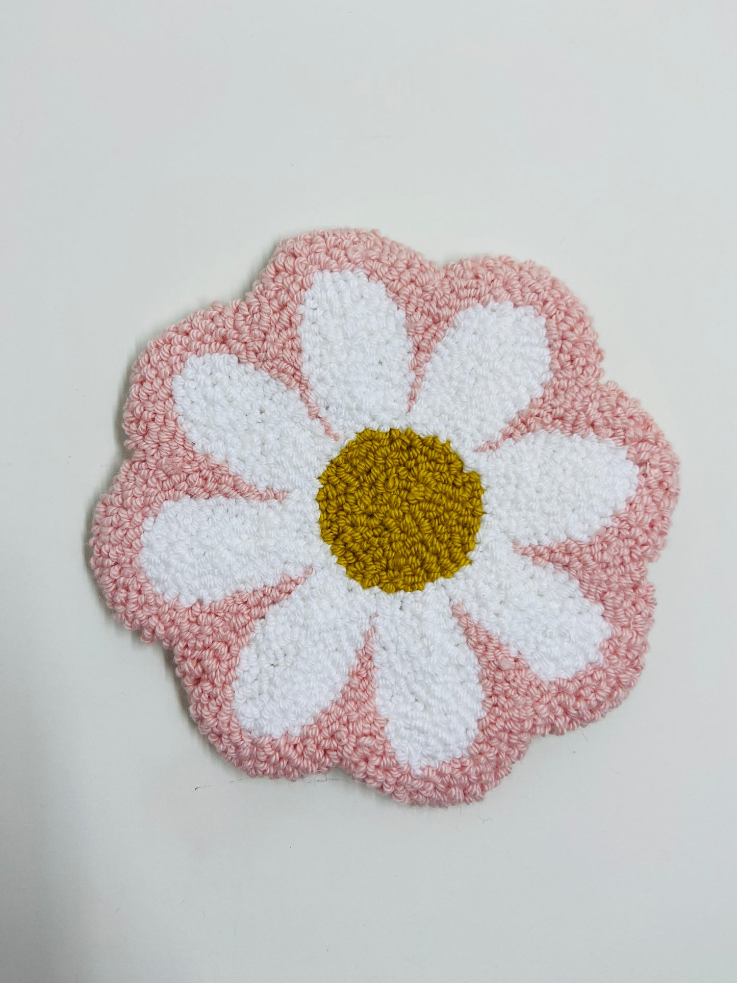 punch needle mug rug - pink daisy