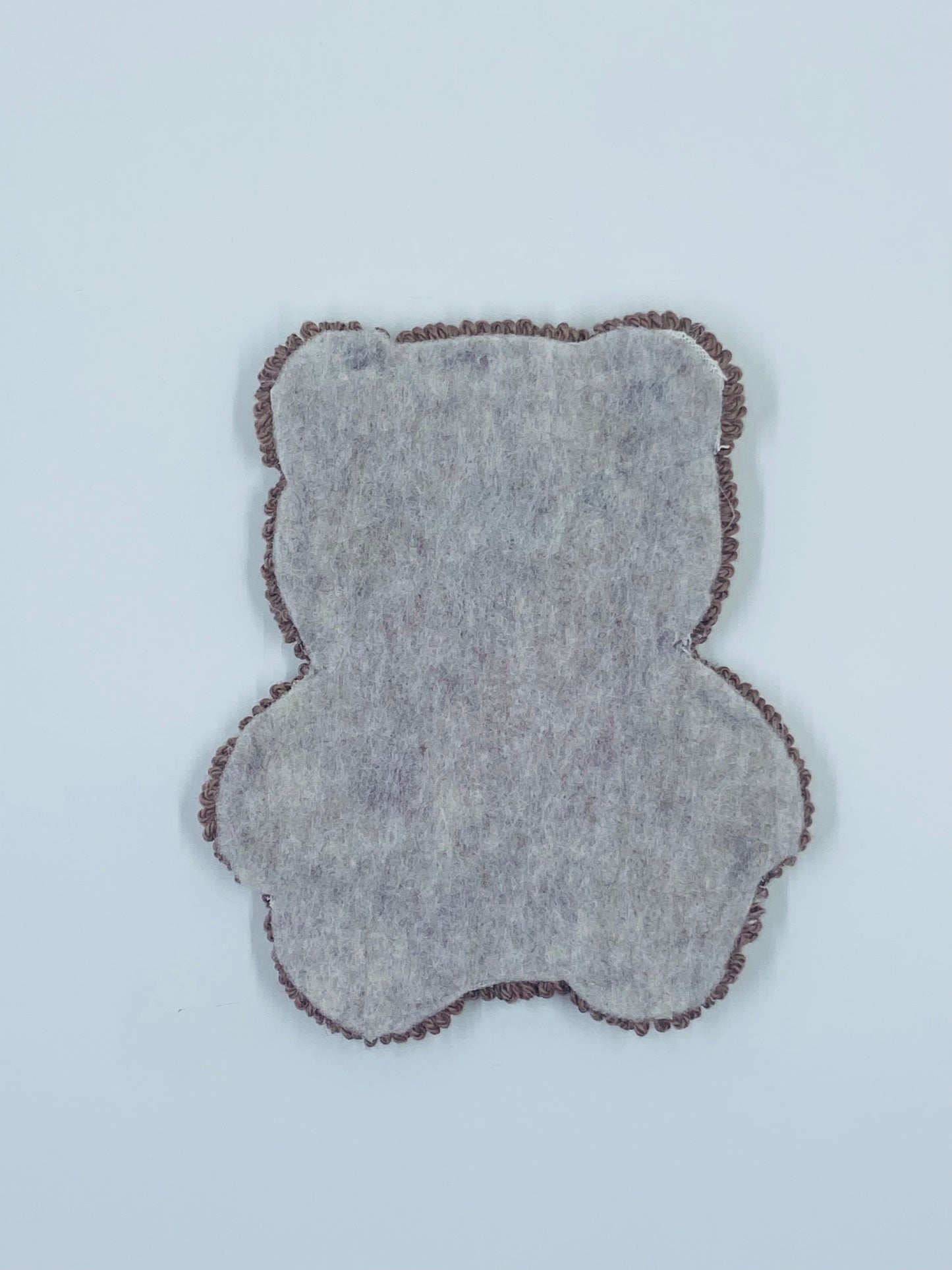 punch needle mug rug - teddy bear bow